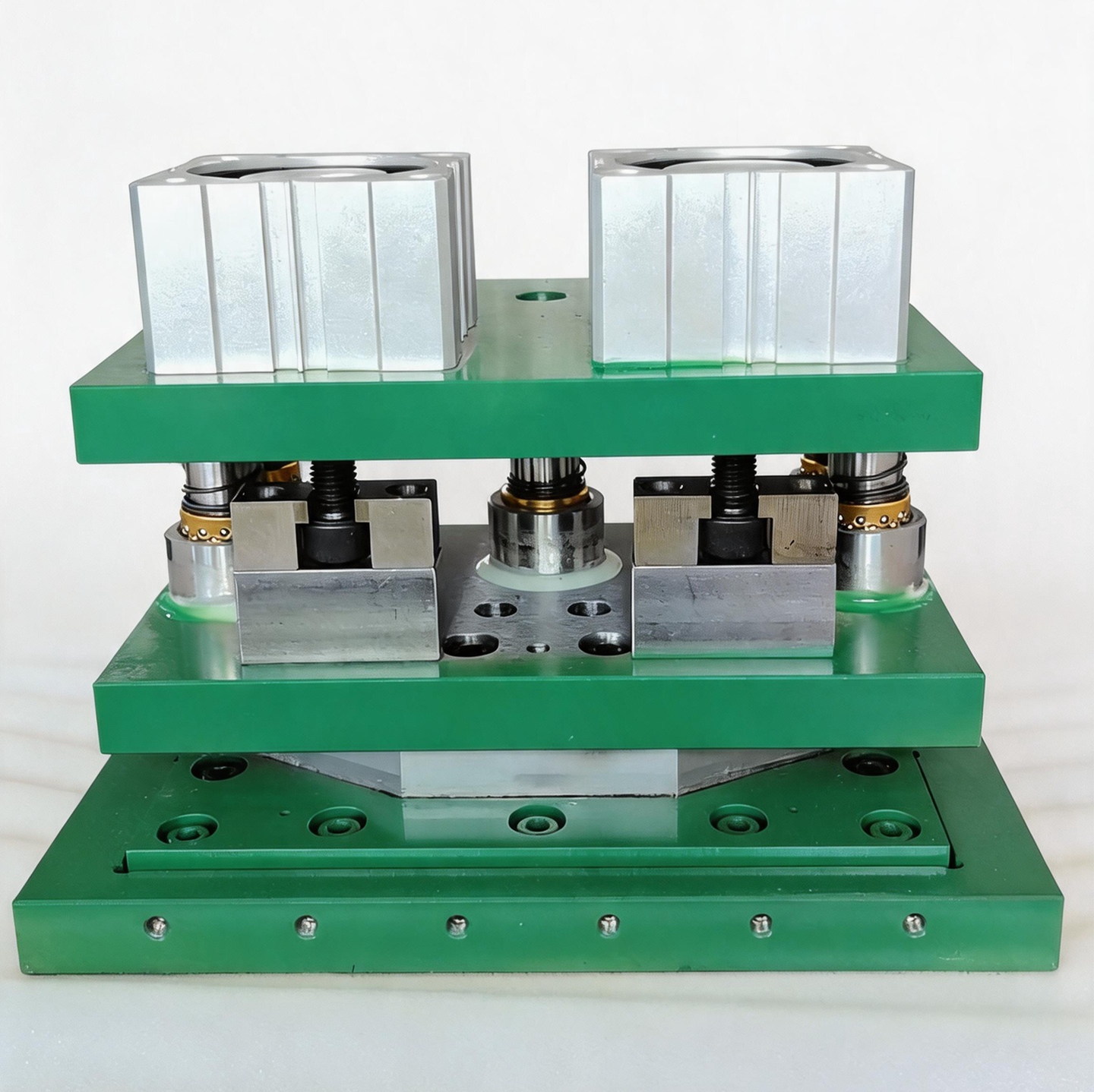 Customized triangular cutter